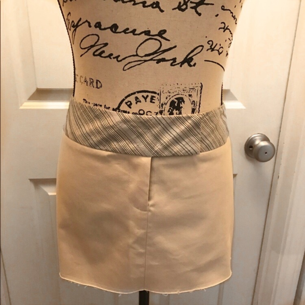 Guess mini skirt